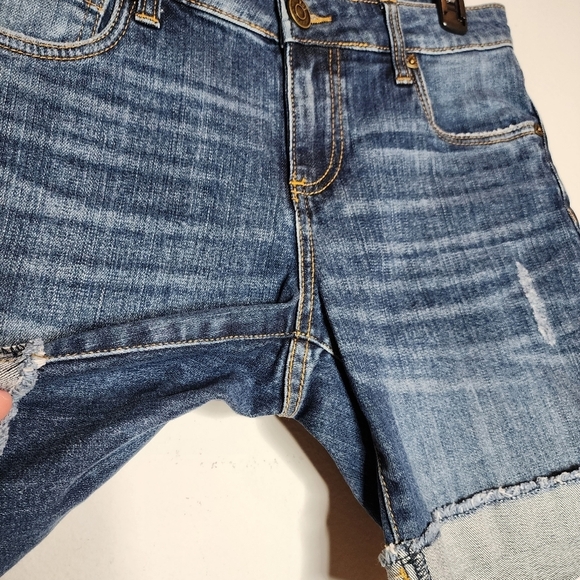 Kut from the kloth Katy boyfriend jean shorts. Cuffed. 6.5". Women's size 4. - Picture 7 of 15